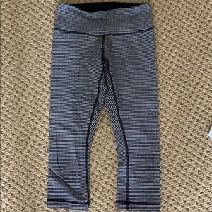Lulu Lemon knee length leggings